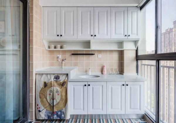 全屋定制家具加盟：定制陽臺柜子